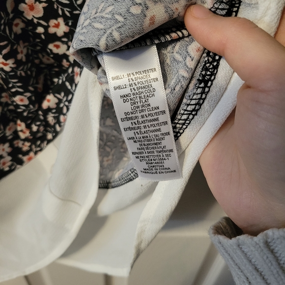 Faith and Joy Cute Floral Top Brand New - Picture 3 of 4